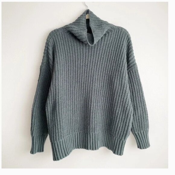 aerie - Oversized Chenille Turtleneck Sweater | Size Medium | Green Sage - Picture 6 of 6